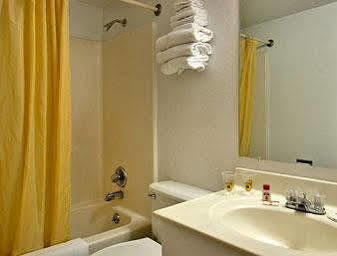 Super 8 By Wyndham Carbondale Motel Luaran gambar